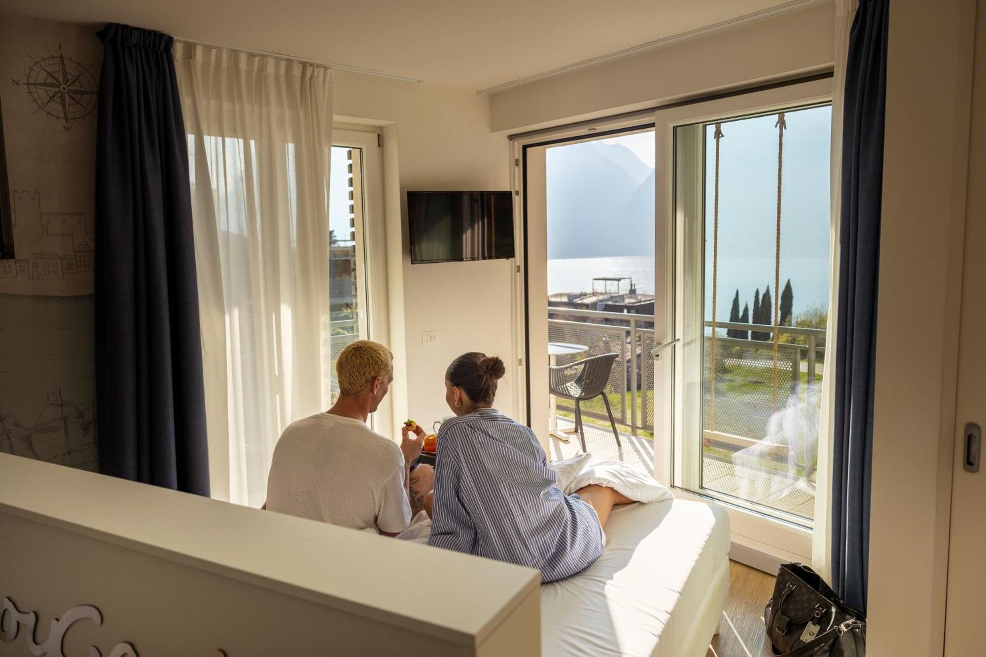 Hi Hotels Torbole - Pool & Spa Torbole Sul Garda Luaran gambar