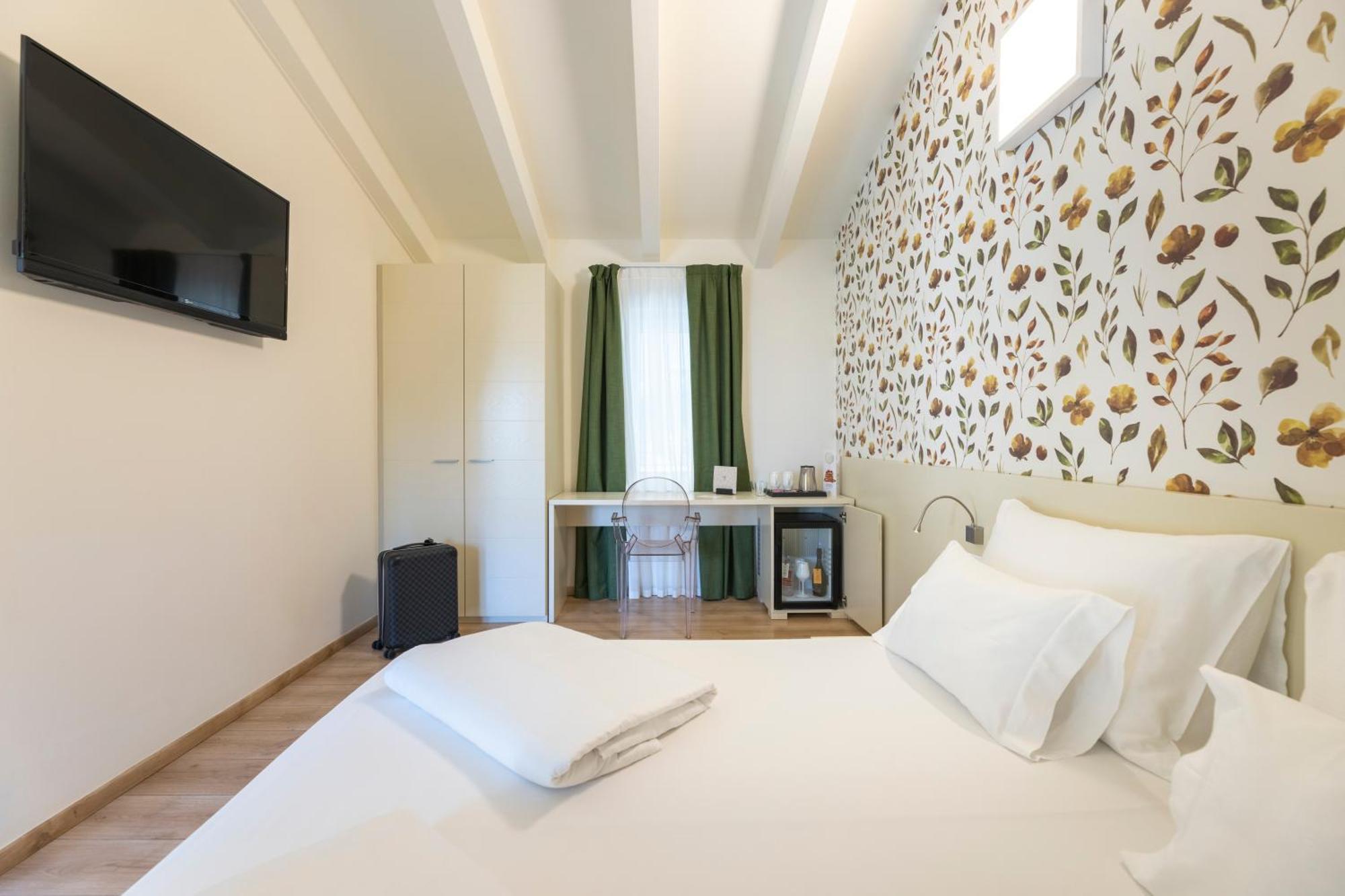 Hi Hotels Torbole - Pool & Spa Torbole Sul Garda Luaran gambar