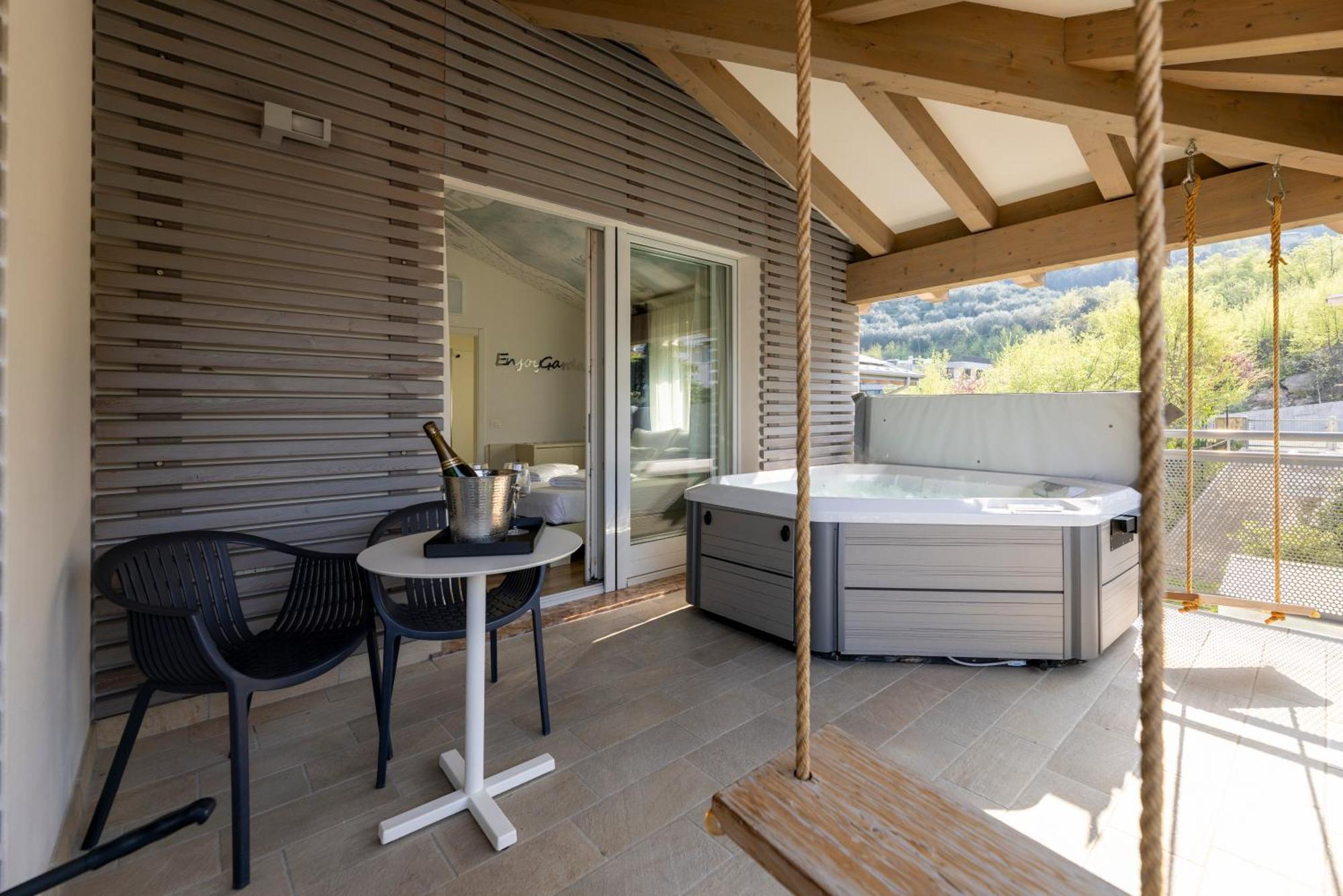 Hi Hotels Torbole - Pool & Spa Torbole Sul Garda Luaran gambar