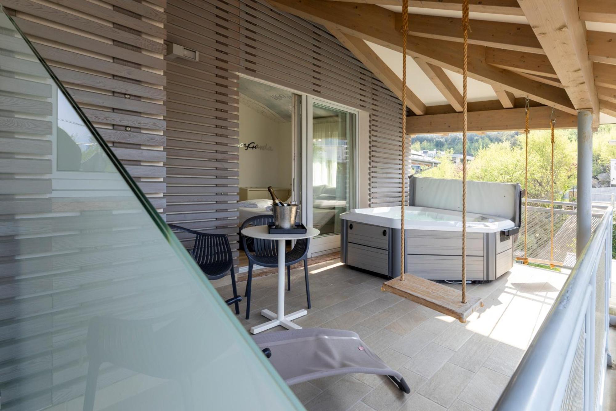 Hi Hotels Torbole - Pool & Spa Torbole Sul Garda Luaran gambar